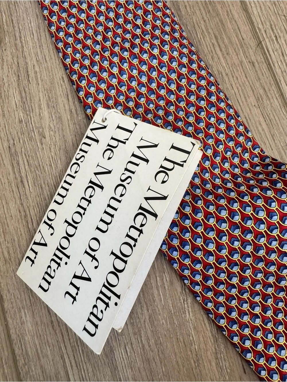 Men's Patterned pure Silk Tie. Nwt. Metropolitan museum of art